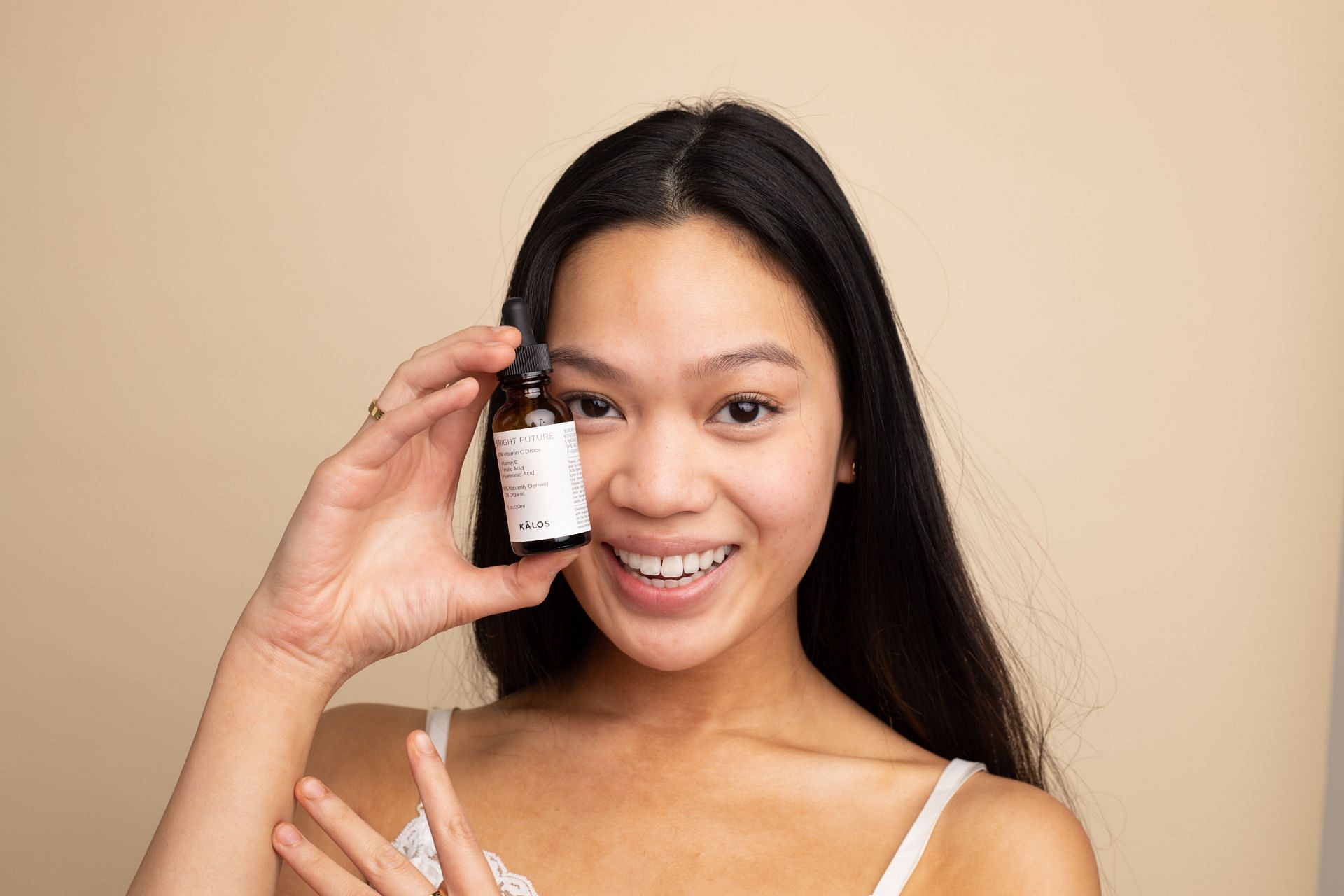 Oil-based are best for glass skin (Image via Unsplash/kalos skincare)